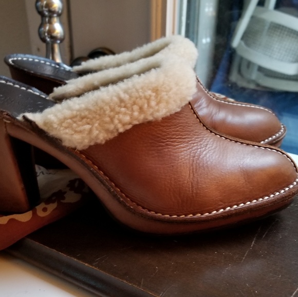 Donald J. Pliner Shoes - D Pliner Sport BHappy Fur Trim Leather Mules VGUC